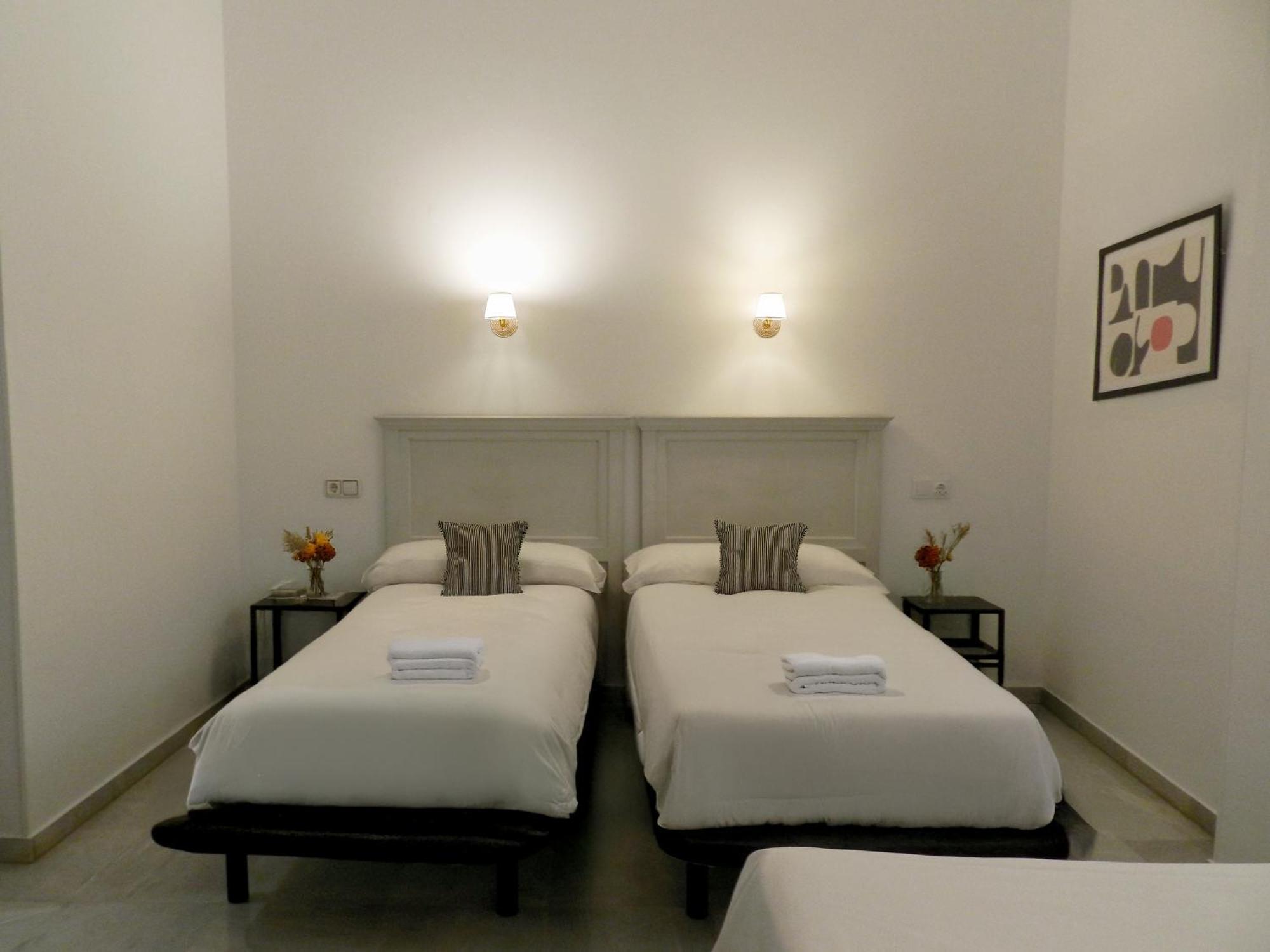 DOUBLE WITH EXTRA BED - 3 INDIVIDUAL BEDS,1698876993:JPEG